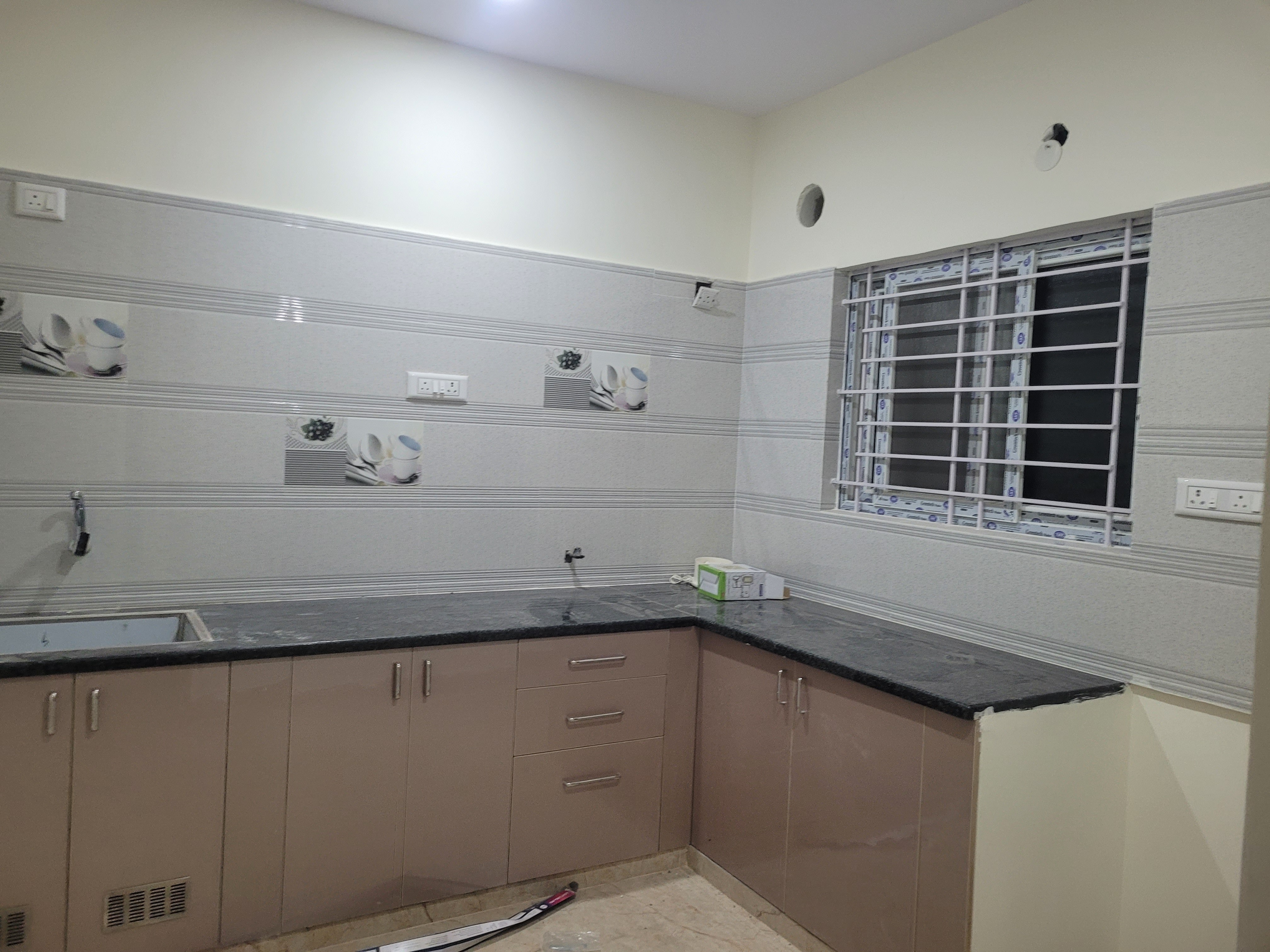 https://findmyroom-property-images-india.s3.ap-south-1.amazonaws.com/pnsnq-1719176110134-77764.jpg