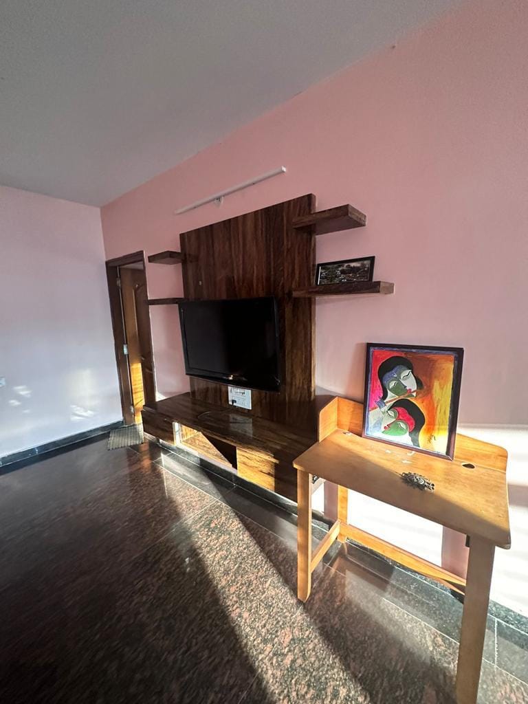 https://findmyroom-property-images-india.s3.ap-south-1.amazonaws.com/psfyq-1711520747367-05825.jpg