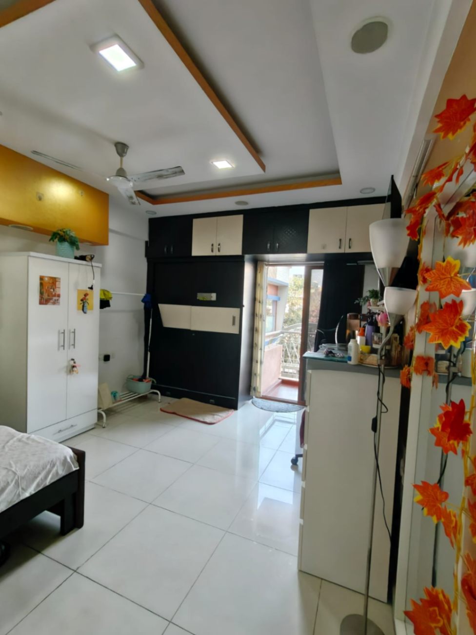 https://findmyroom-property-images-india.s3.ap-south-1.amazonaws.com/ptemt-1771352760789-05365