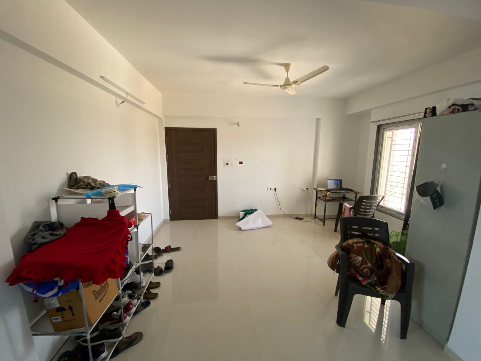https://findmyroom-property-images-india.s3.ap-south-1.amazonaws.com/pxmld-1672647185325-27413.jpeg