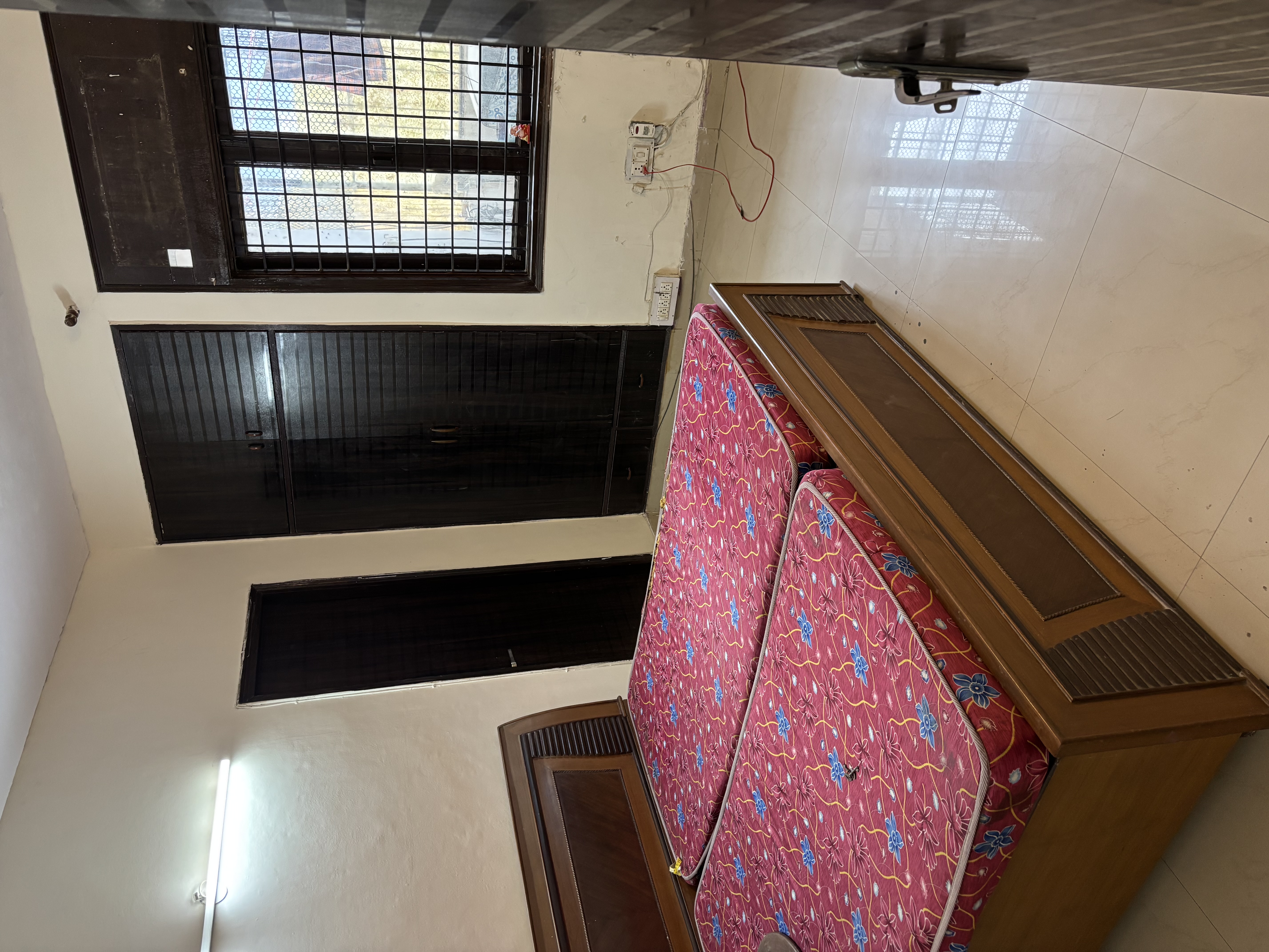 https://findmyroom-property-images-india.s3.ap-south-1.amazonaws.com/qabas-1743792462754-43483.jpeg