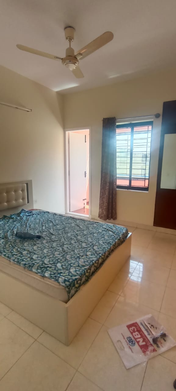 https://findmyroom-property-images-india.s3.ap-south-1.amazonaws.com/qapqg-1679121779671-38242.jpeg