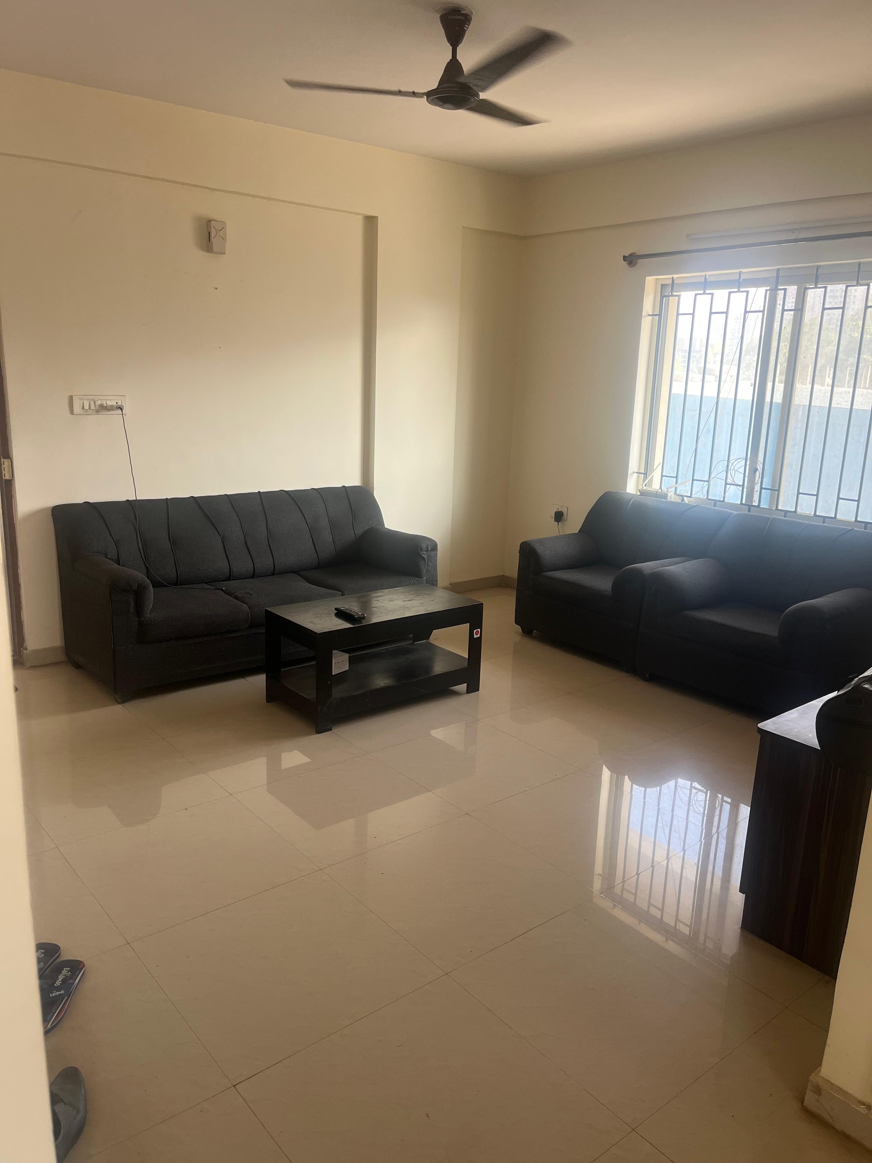 https://findmyroom-property-images-india.s3.ap-south-1.amazonaws.com/qcjdq-1743997901871-07760.jpeg