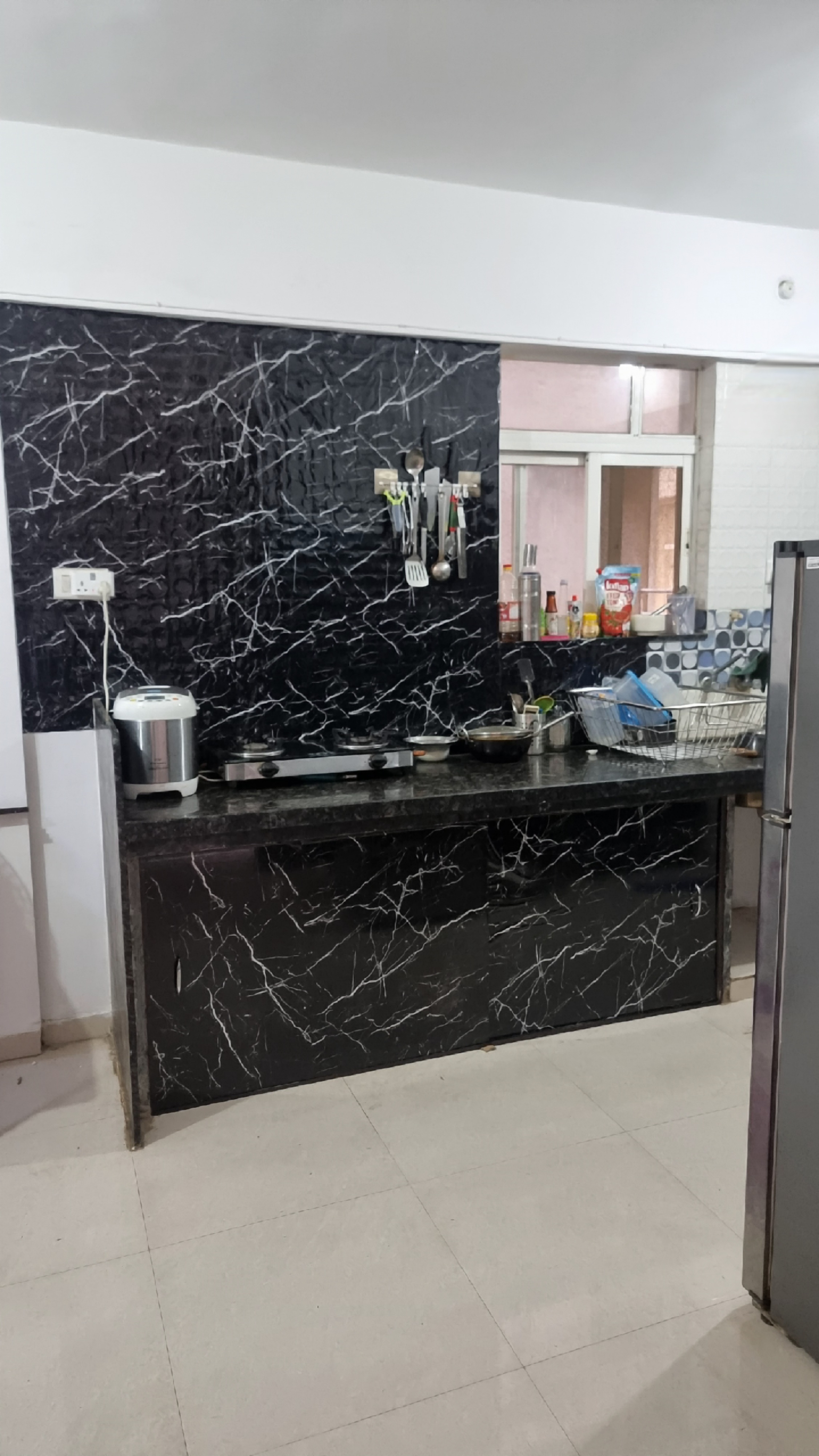 https://findmyroom-property-images-india.s3.ap-south-1.amazonaws.com/qefrd-1707978024116-44134.jpg