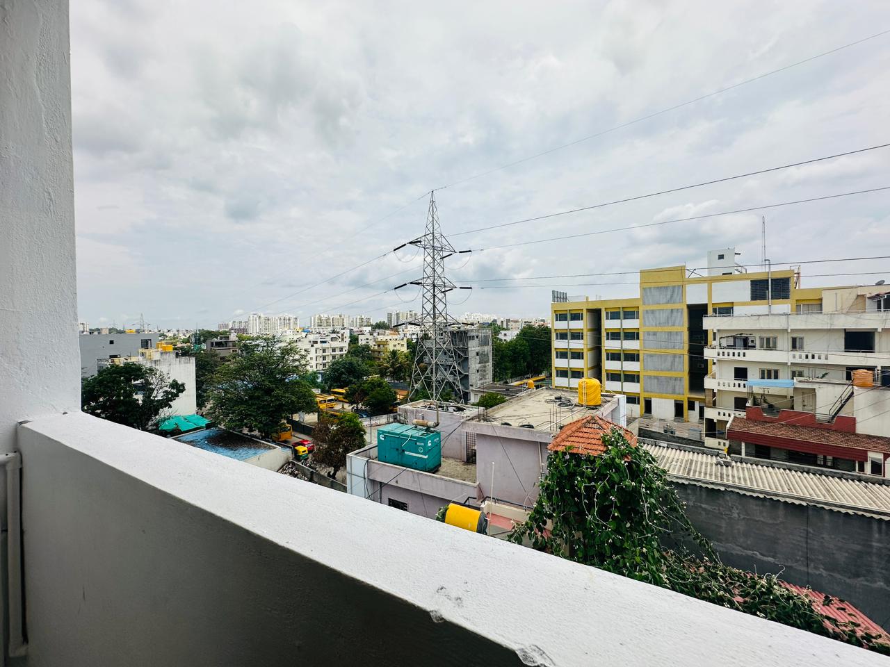 https://findmyroom-property-images-india.s3.ap-south-1.amazonaws.com/qgxkk-1719577010294-07422.jpg