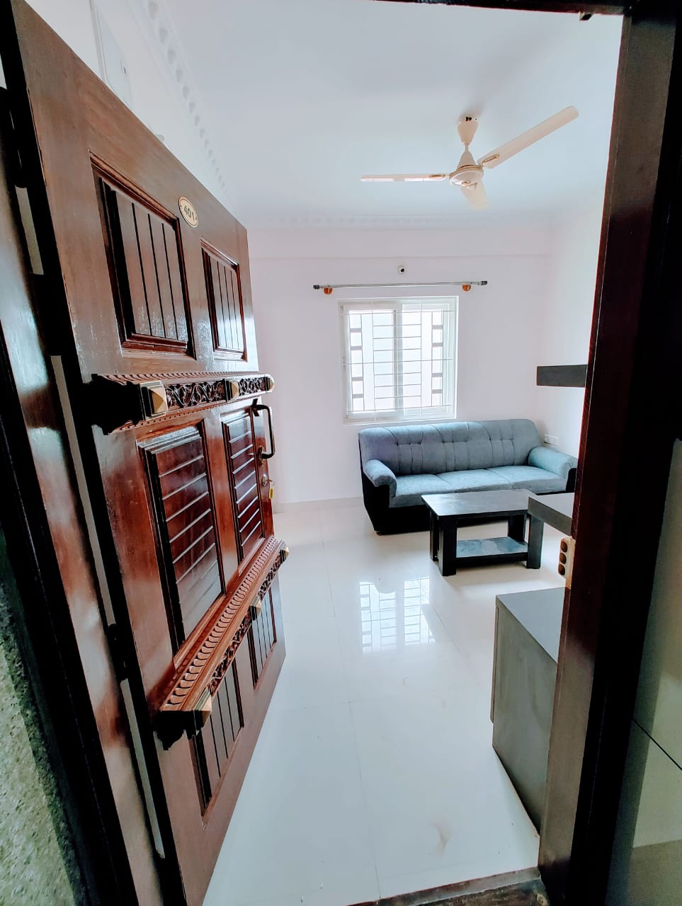 https://findmyroom-property-images-india.s3.ap-south-1.amazonaws.com/qhmld-1689792415886-36730.jpeg