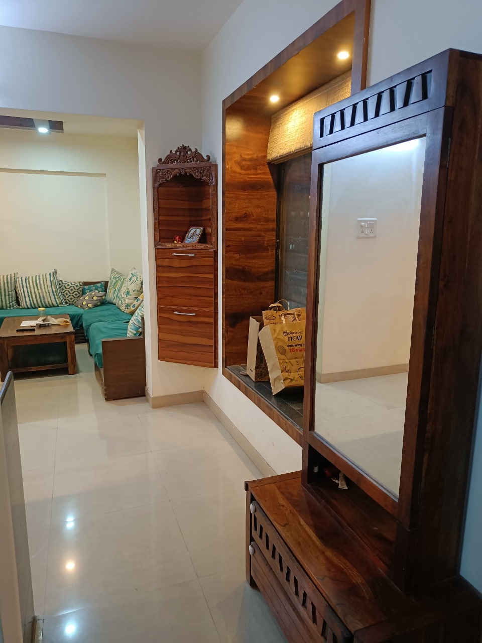 https://findmyroom-property-images-india.s3.ap-south-1.amazonaws.com/qmcsx-1738131669893-12583.jpg
