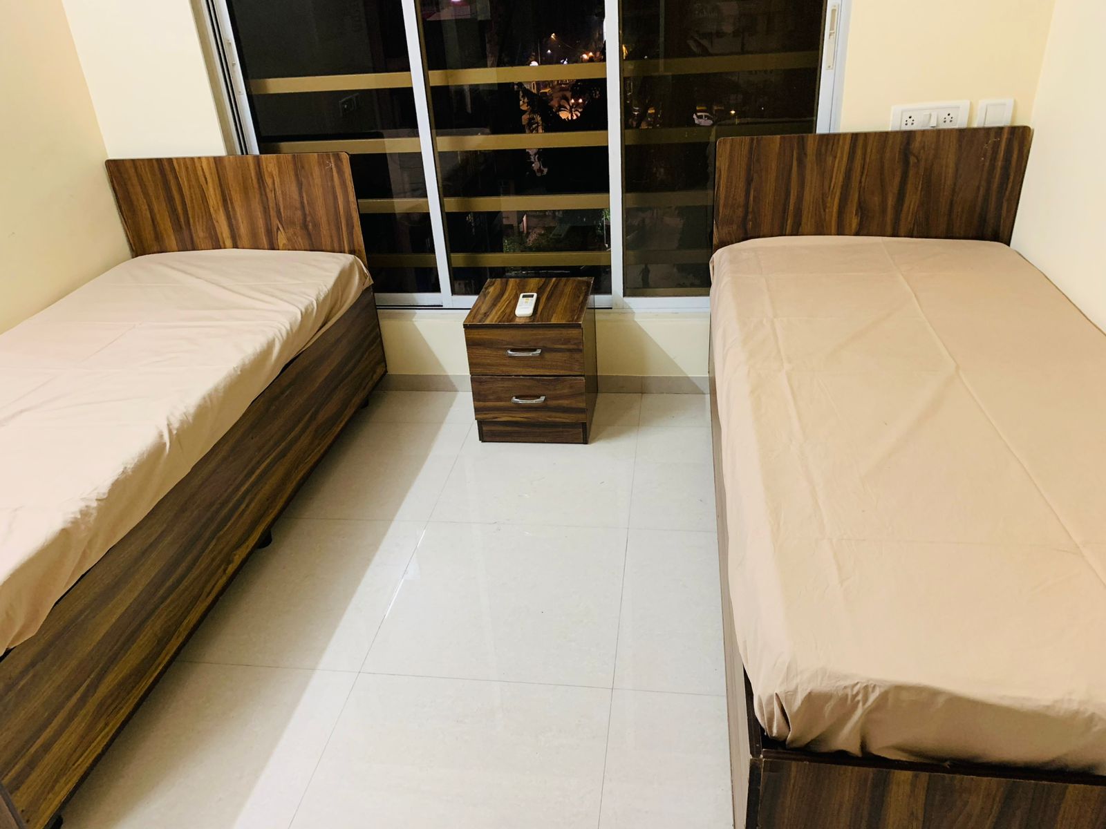https://findmyroom-property-images-india.s3.ap-south-1.amazonaws.com/qmkfv-1754657198506-32005.jpeg