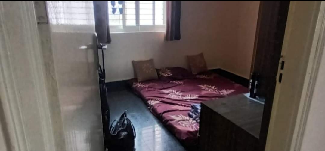 https://findmyroom-property-images-india.s3.ap-south-1.amazonaws.com/qogcv-1702611838315-62552.jpg