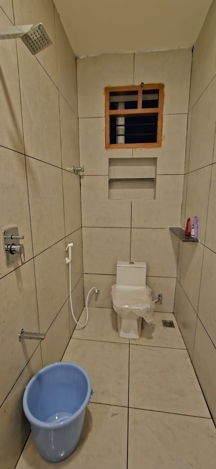 https://findmyroom-property-images-india.s3.ap-south-1.amazonaws.com/qoizp-1758710856242-32411.jpg