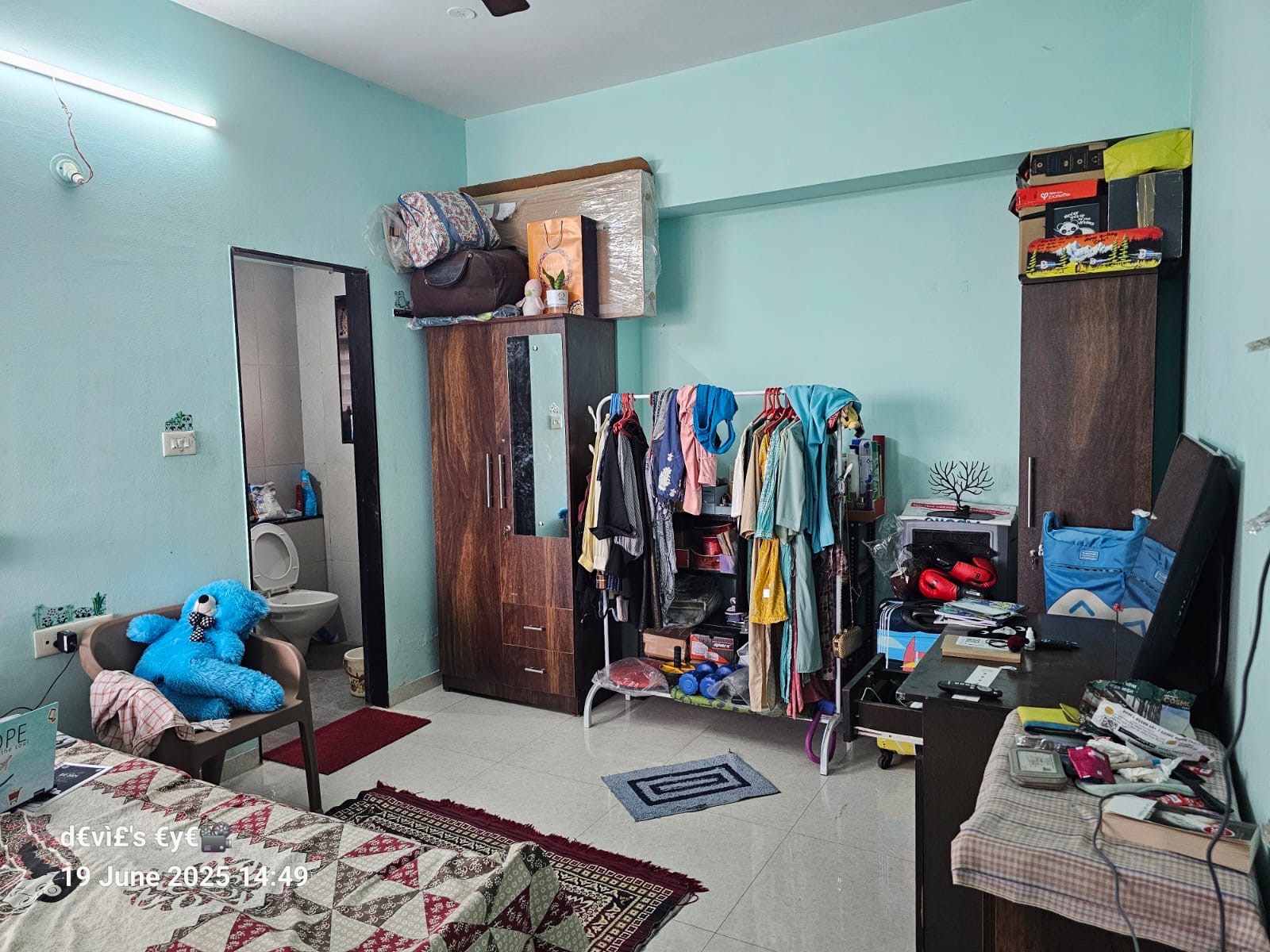 https://findmyroom-property-images-india.s3.ap-south-1.amazonaws.com/qruwi-1751538530857-66256.jpeg