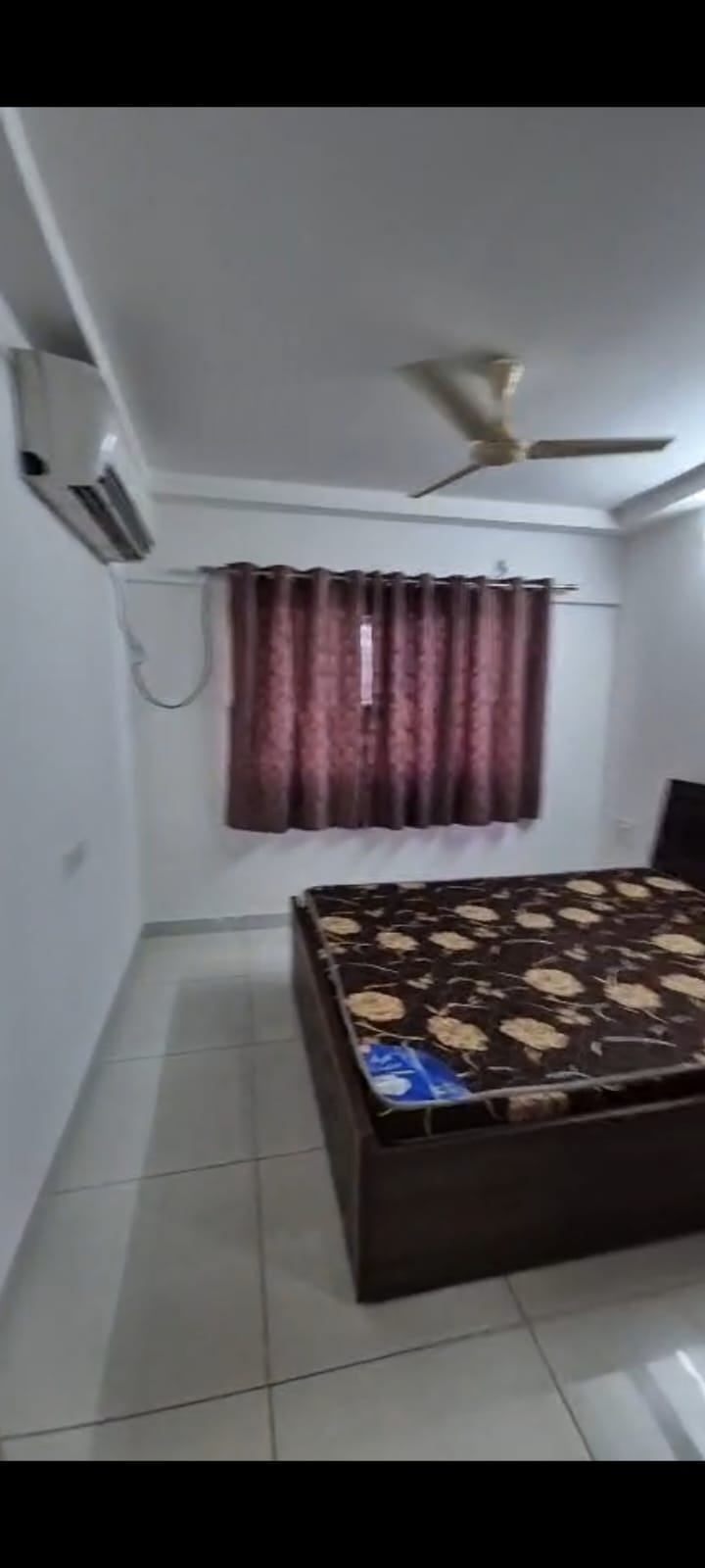 https://findmyroom-property-images-india.s3.ap-south-1.amazonaws.com/qryze-1763984737854-88350