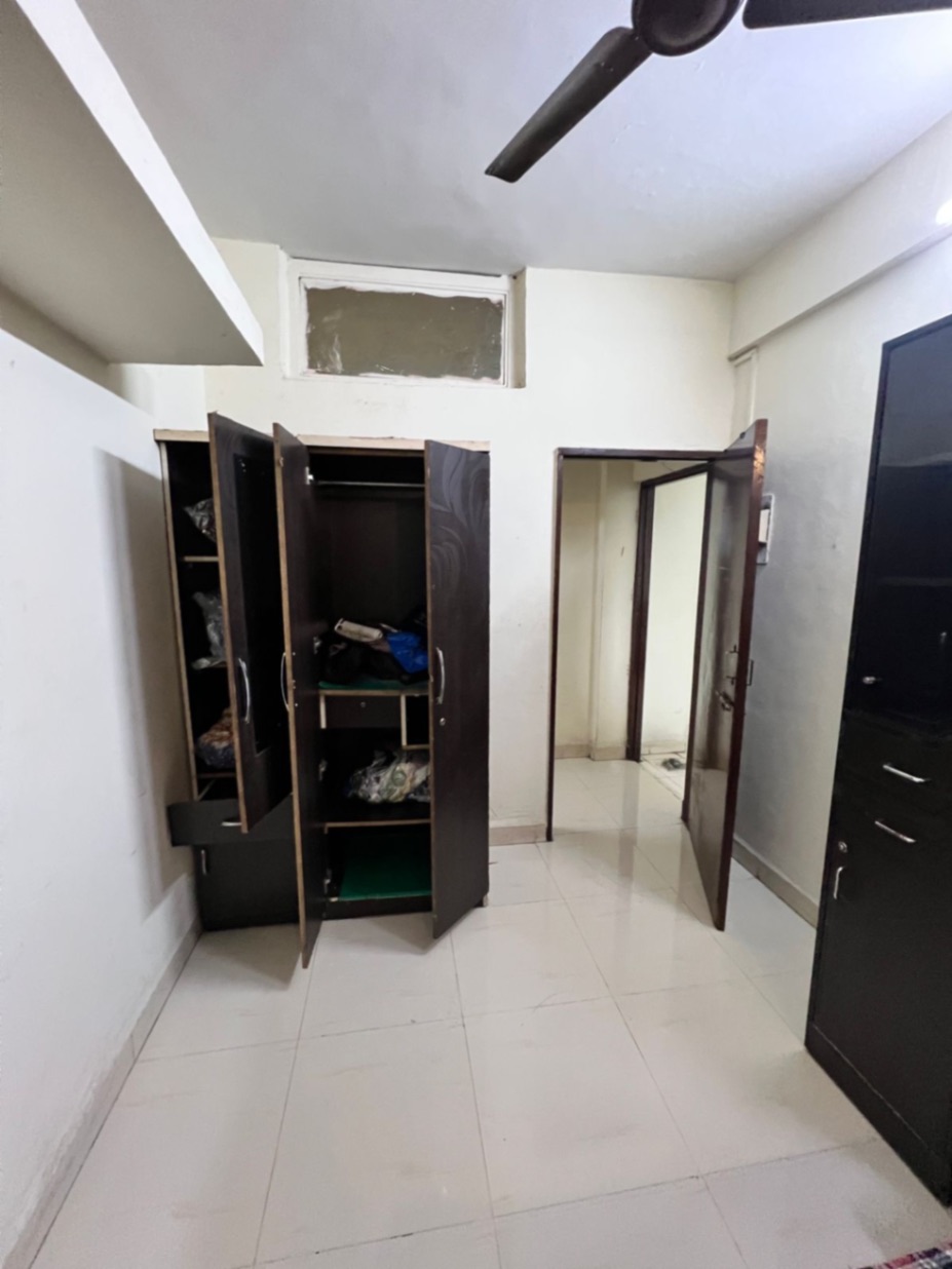 https://findmyroom-property-images-india.s3.ap-south-1.amazonaws.com/qsjlq-1761552512183-44244