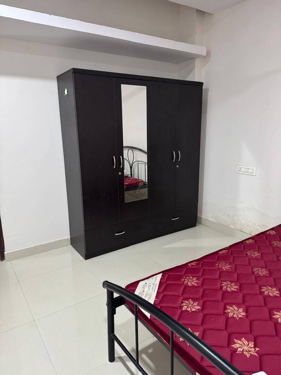 https://findmyroom-property-images-india.s3.ap-south-1.amazonaws.com/qsqpq-1771177344474-45082