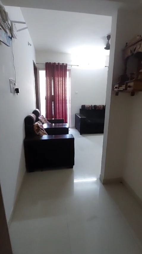 https://findmyroom-property-images-india.s3.ap-south-1.amazonaws.com/qstji-1711535105341-22121.jpg