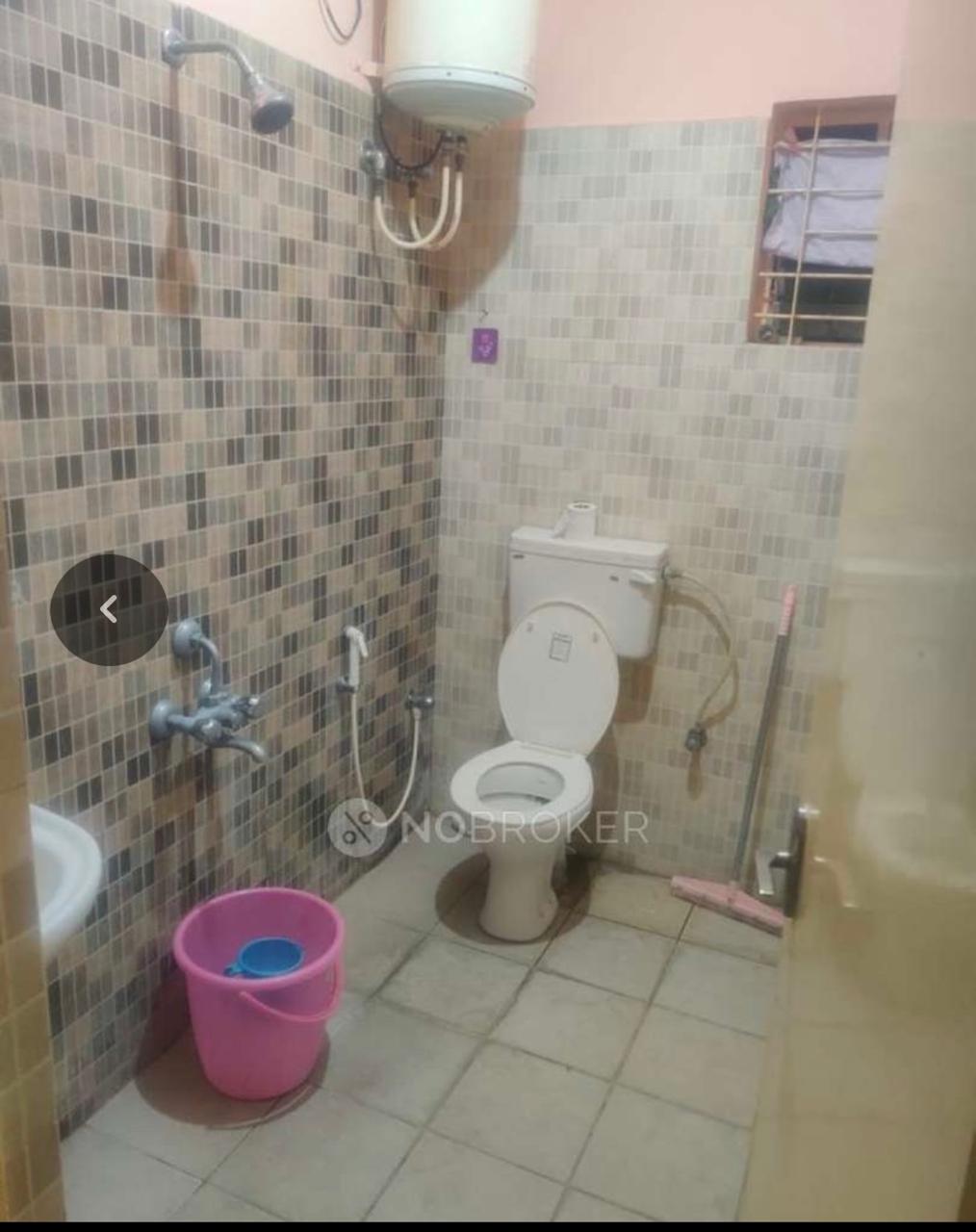 https://findmyroom-property-images-india.s3.ap-south-1.amazonaws.com/qwnue-1718774671495-50741.jpg