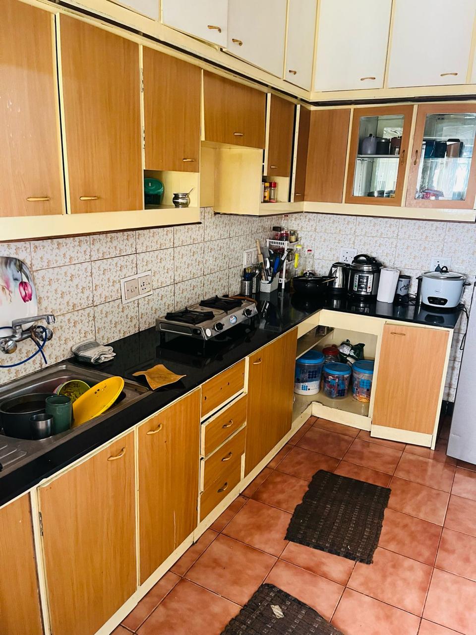 https://findmyroom-property-images-india.s3.ap-south-1.amazonaws.com/qybzq-1725024480917-84082.jpeg