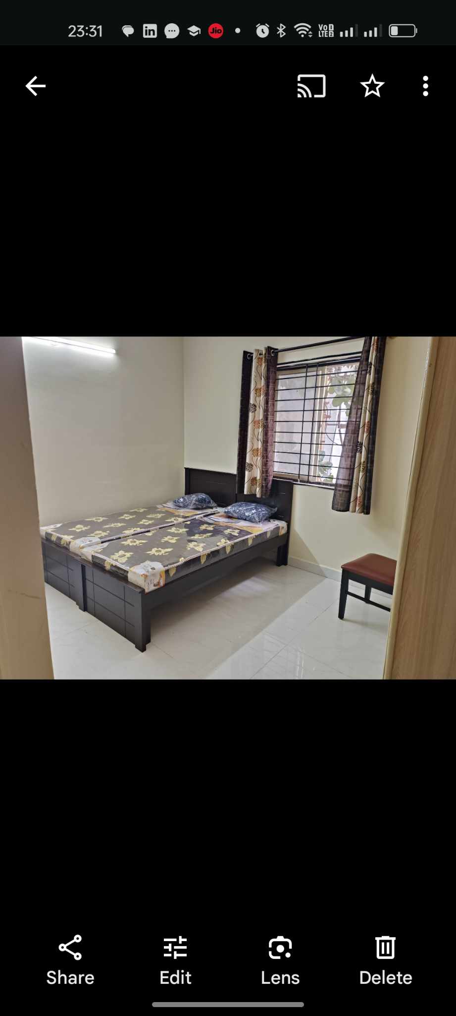 https://findmyroom-property-images-india.s3.ap-south-1.amazonaws.com/raeoa-1738228676670-71377.jpg