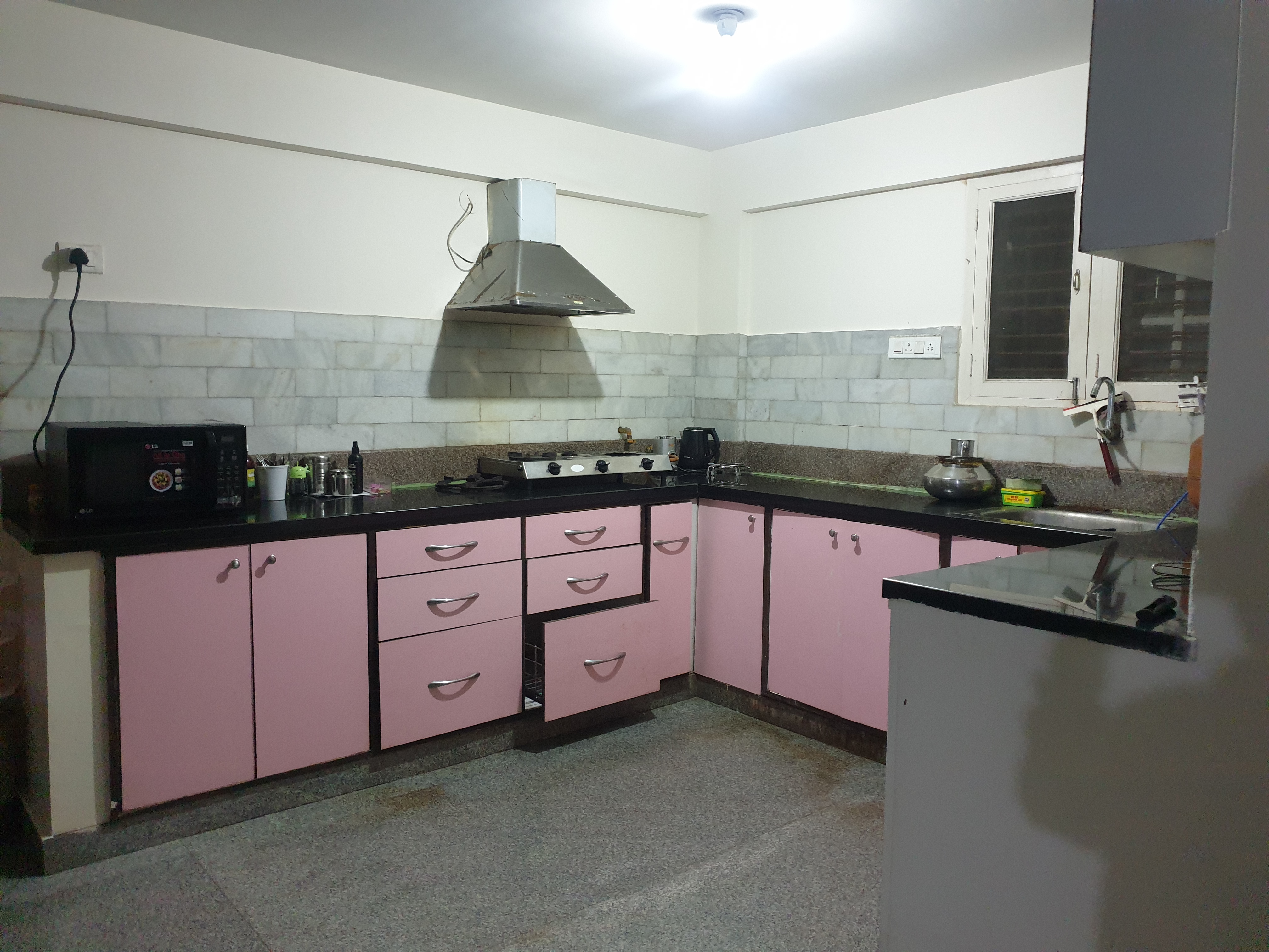 https://findmyroom-property-images-india.s3.ap-south-1.amazonaws.com/rgljn-1701750434381-43113.jpg