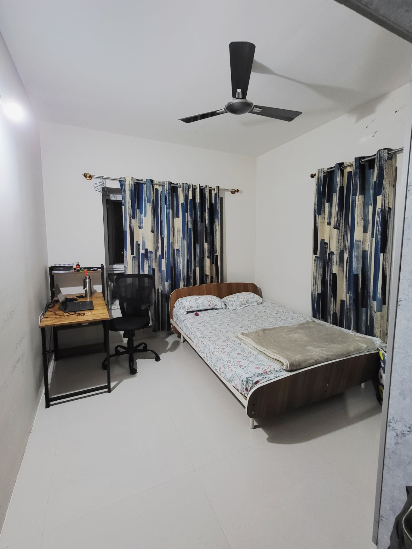 https://findmyroom-property-images-india.s3.ap-south-1.amazonaws.com/riiuj-1765365010920-46737
