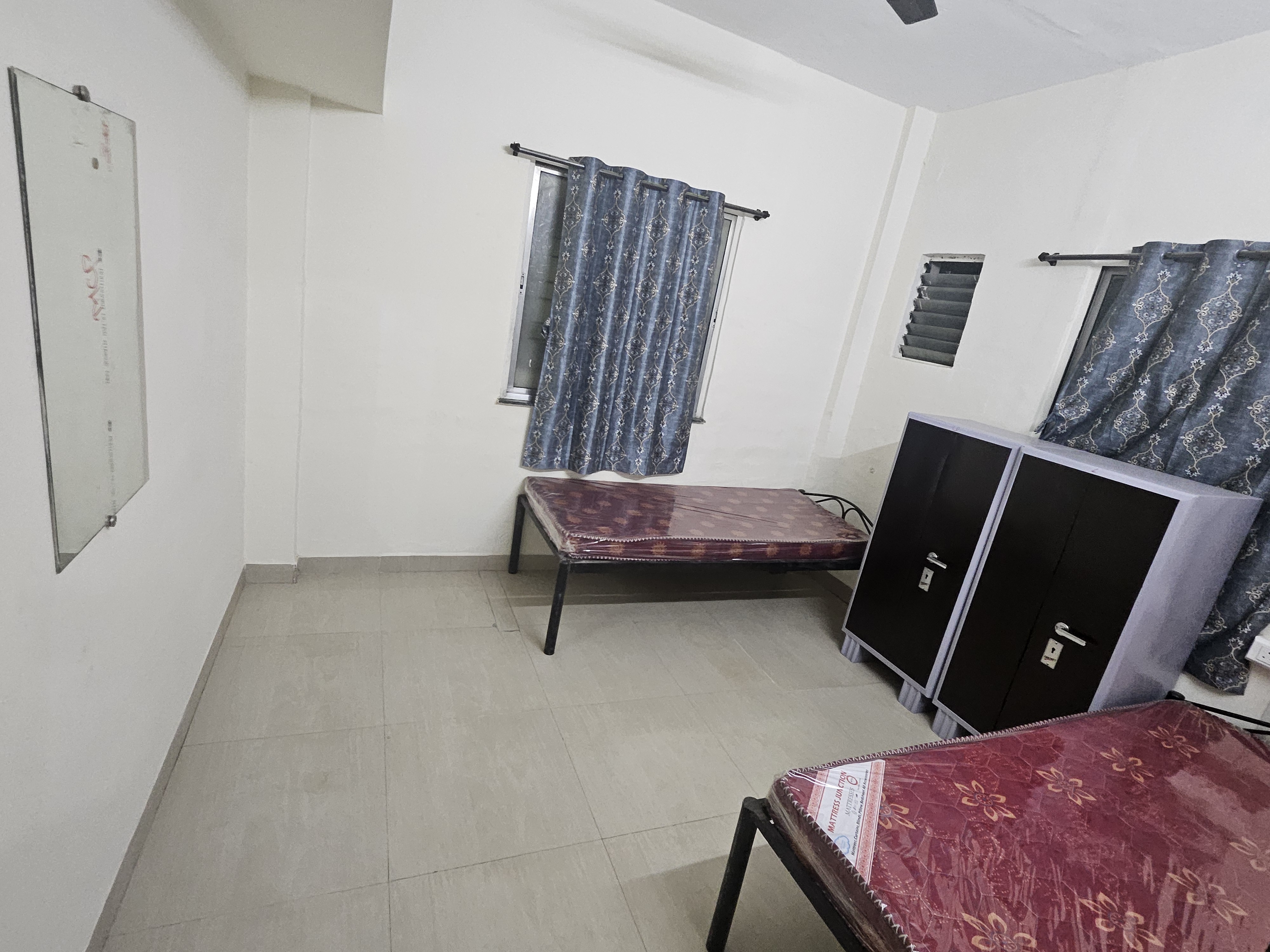 https://findmyroom-property-images-india.s3.ap-south-1.amazonaws.com/rinsl-1710991788082-18548.jpg