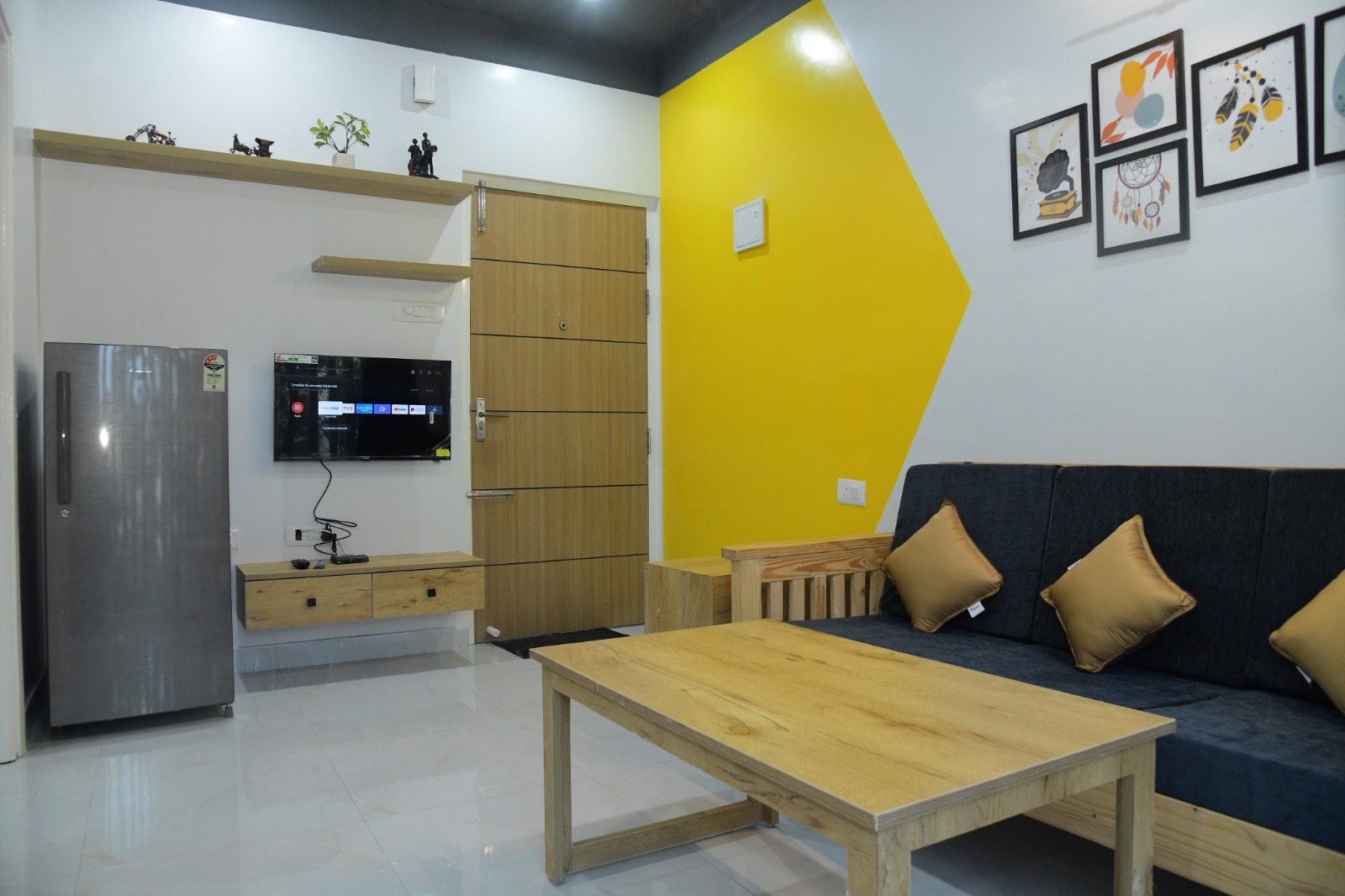 https://findmyroom-property-images-india.s3.ap-south-1.amazonaws.com/rjcpr-1720754720824-57203.jpg