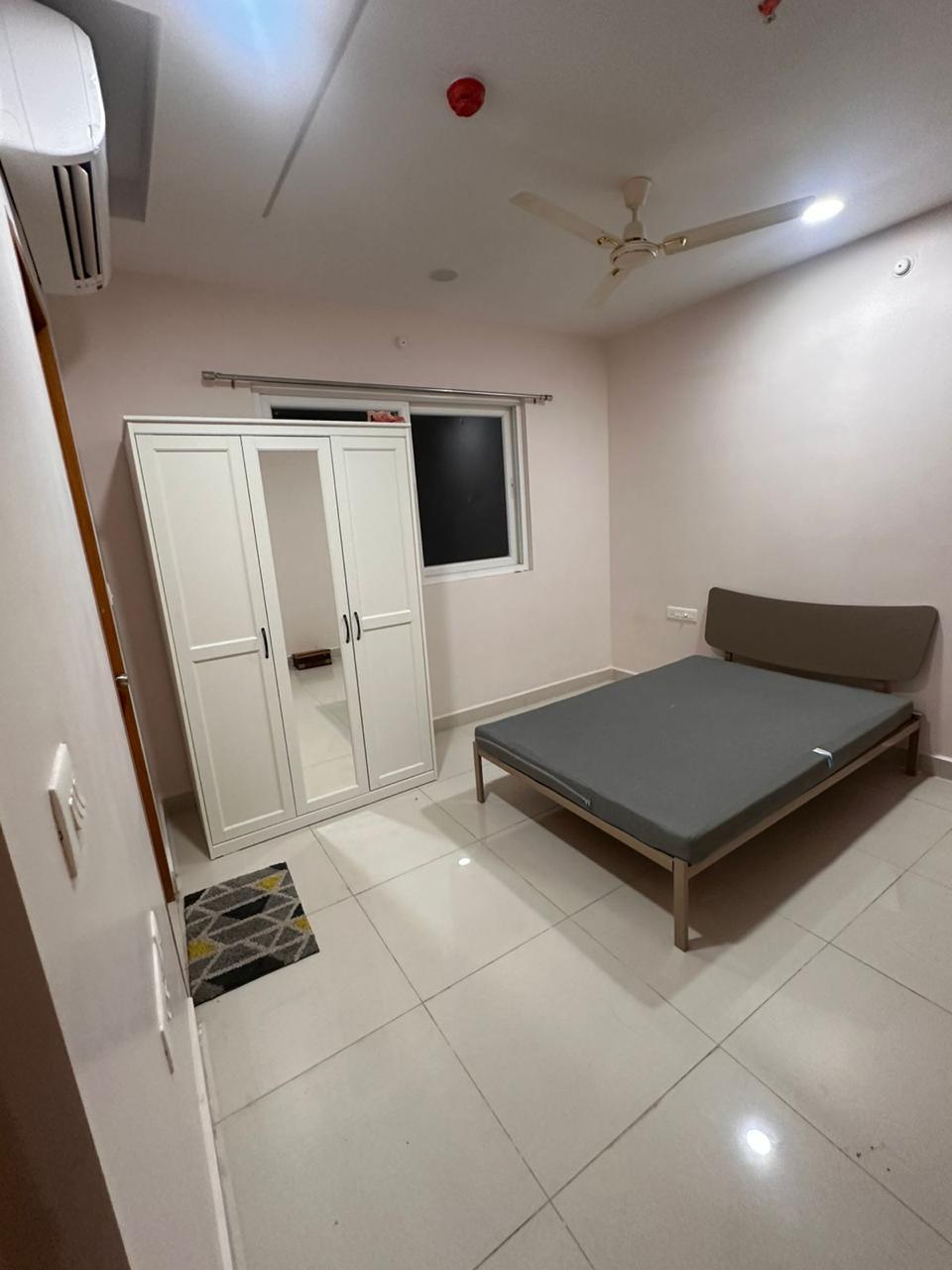 https://findmyroom-property-images-india.s3.ap-south-1.amazonaws.com/rmuwb-1769844901086-15181