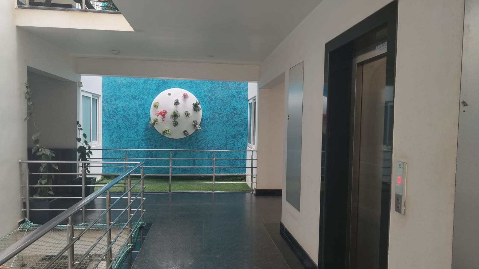 https://findmyroom-property-images-india.s3.ap-south-1.amazonaws.com/rpdxk-1720940235822-58418.jpeg