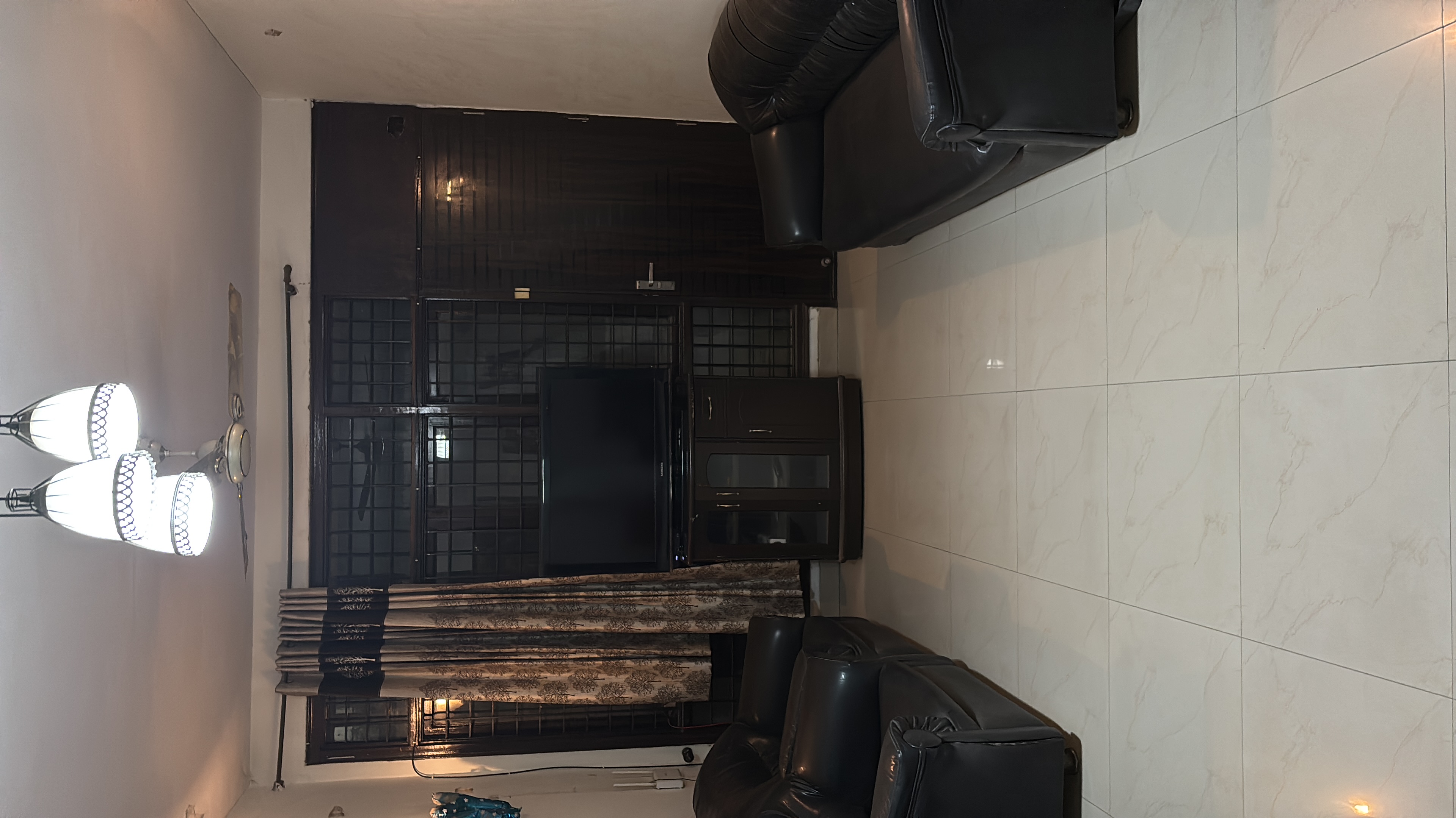 https://findmyroom-property-images-india.s3.ap-south-1.amazonaws.com/rrejg-1743792462789-80857.jpeg