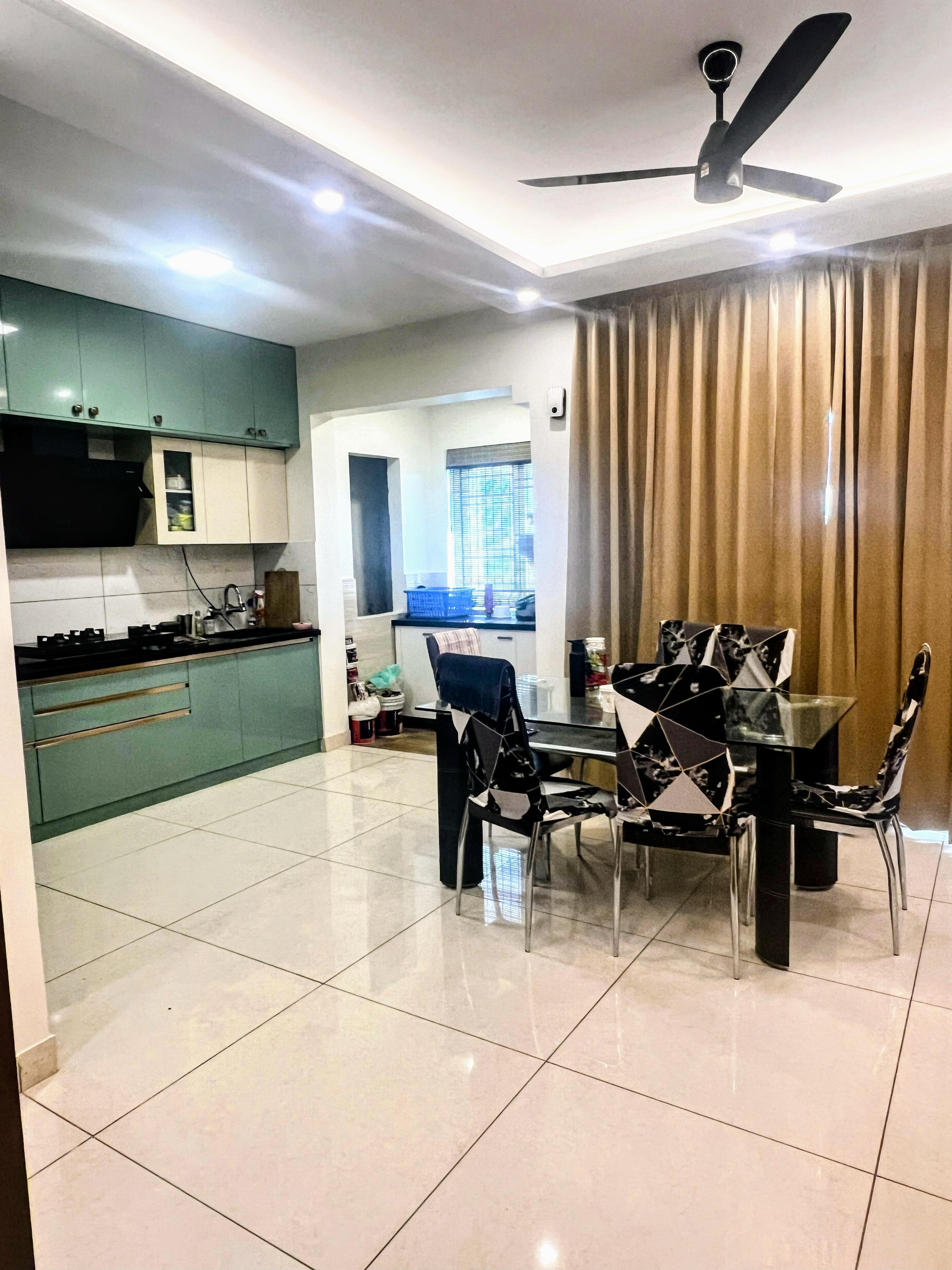 https://findmyroom-property-images-india.s3.ap-south-1.amazonaws.com/rrvjm-1742907085054-61112.jpeg