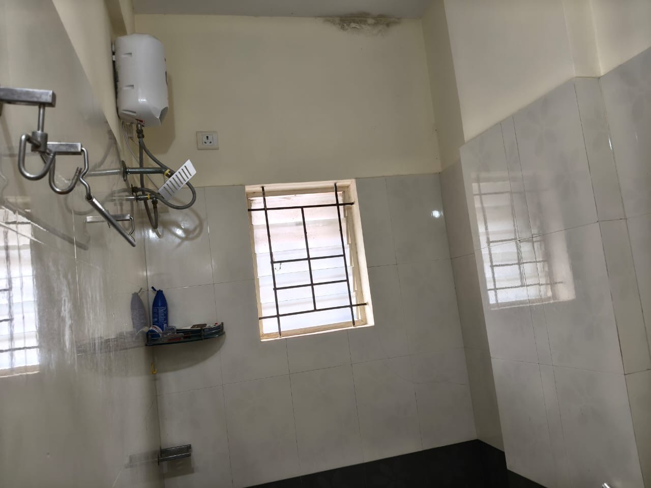 https://findmyroom-property-images-india.s3.ap-south-1.amazonaws.com/rwazq-1760002182161-78620