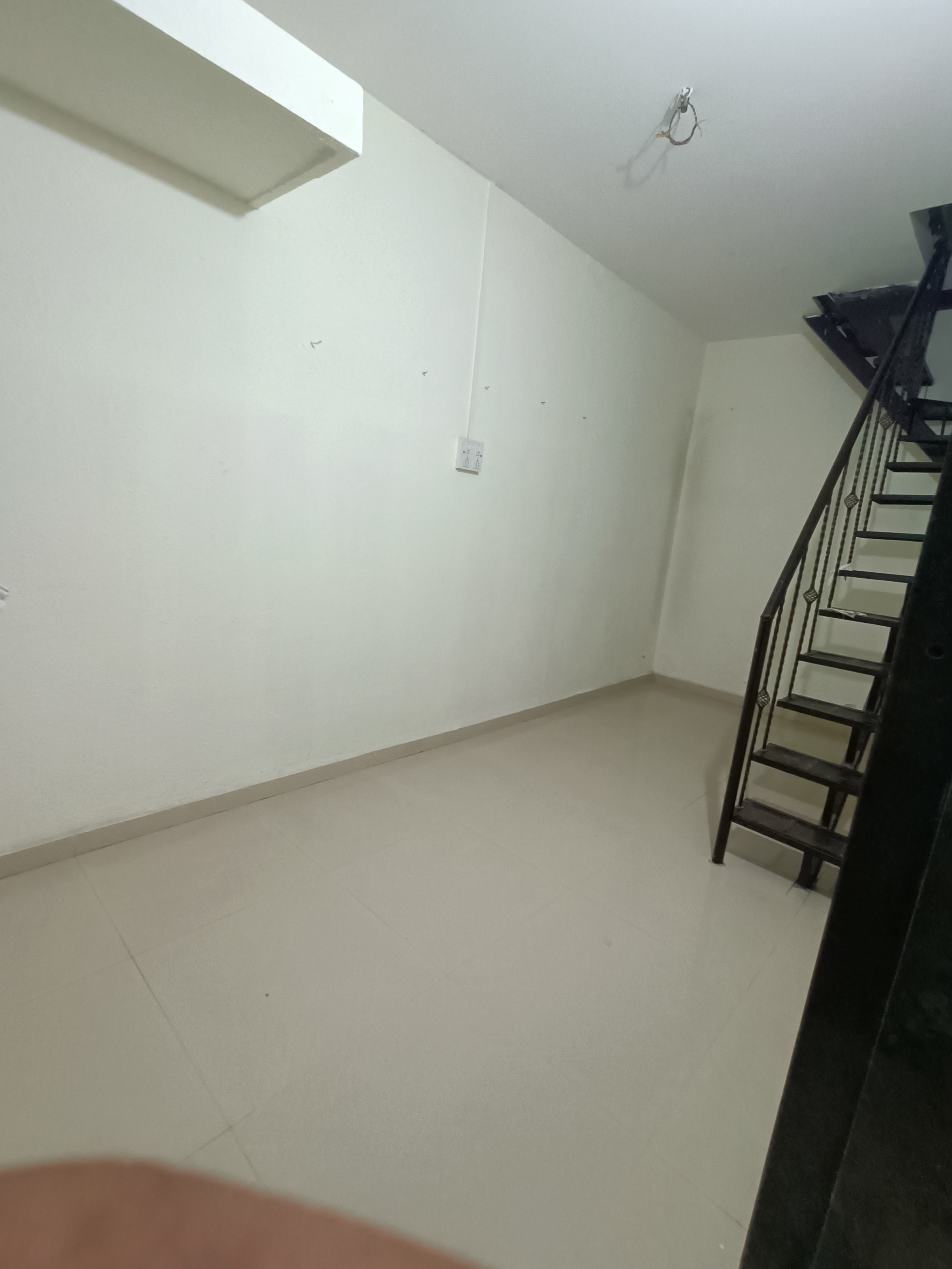 https://findmyroom-property-images-india.s3.ap-south-1.amazonaws.com/rwfeo-1668007535745-86886.jpg