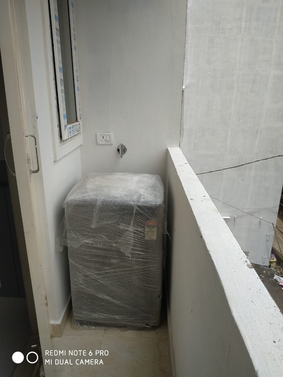 https://findmyroom-property-images-india.s3.ap-south-1.amazonaws.com/rzrqe-1702892716654-41482.jpeg