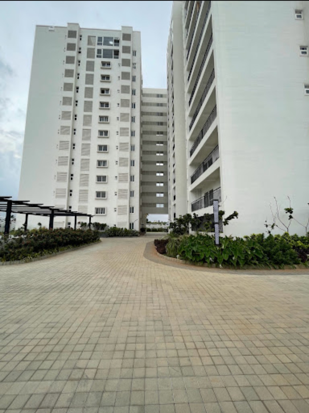 https://findmyroom-property-images-india.s3.ap-south-1.amazonaws.com/sgyfx-1724347614367-06115.jpg