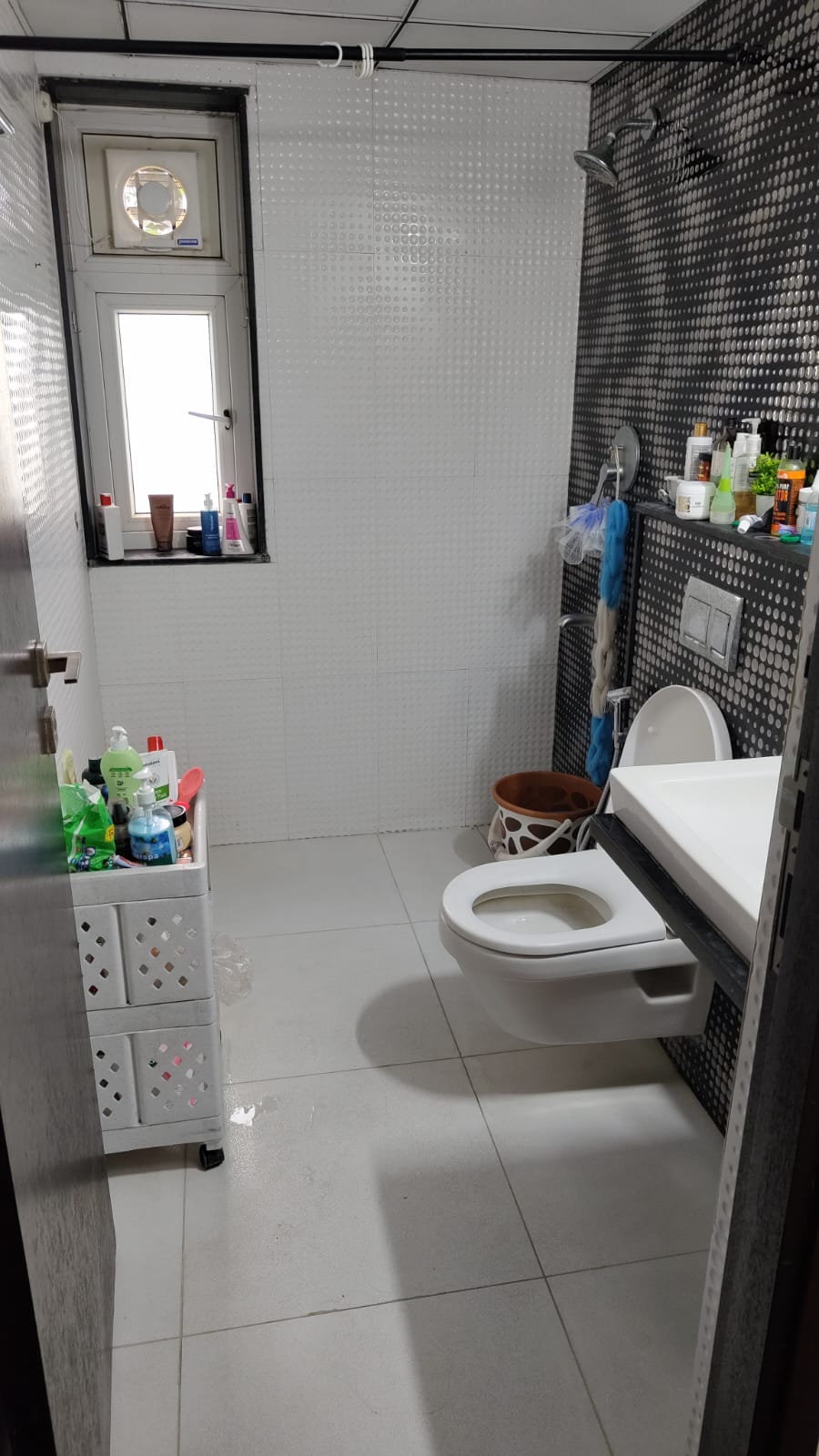 https://findmyroom-property-images-india.s3.ap-south-1.amazonaws.com/shcus-1720940235814-00831.jpeg