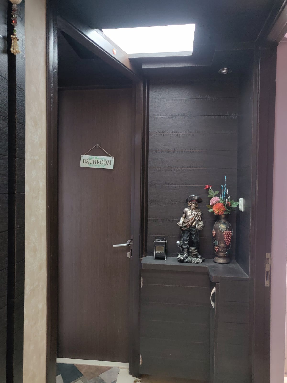 https://findmyroom-property-images-india.s3.ap-south-1.amazonaws.com/siulc-1744999879659-65187.jpeg