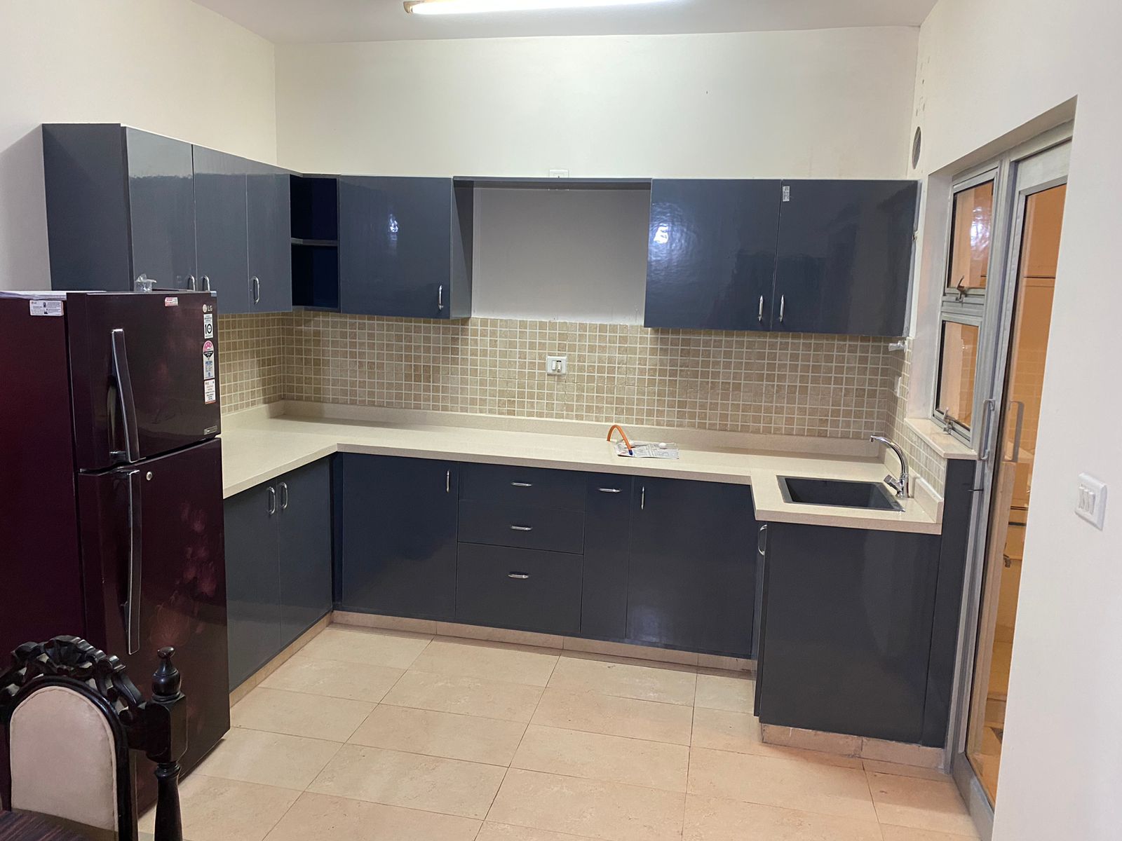 https://findmyroom-property-images-india.s3.ap-south-1.amazonaws.com/sjlcf-1687840241752-01208.jpg
