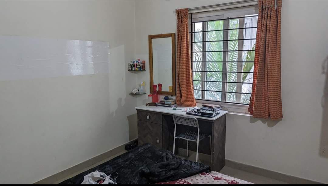 https://findmyroom-property-images-india.s3.ap-south-1.amazonaws.com/sjxpk-1732694148804-45403.jpeg