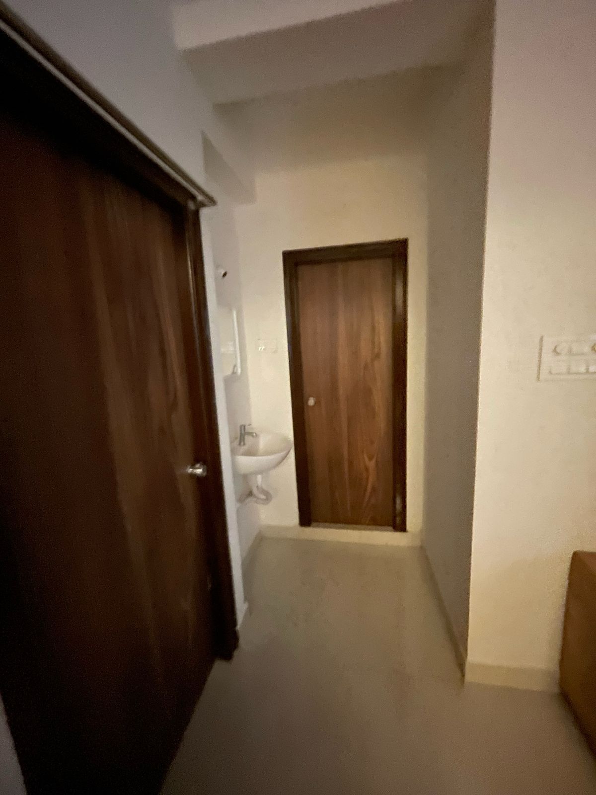 https://findmyroom-property-images-india.s3.ap-south-1.amazonaws.com/smckd-1751184395604-13302.jpeg