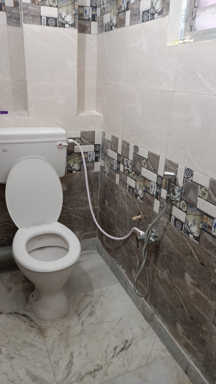 https://findmyroom-property-images-india.s3.ap-south-1.amazonaws.com/sqcri-1701693395846-15323.jpeg