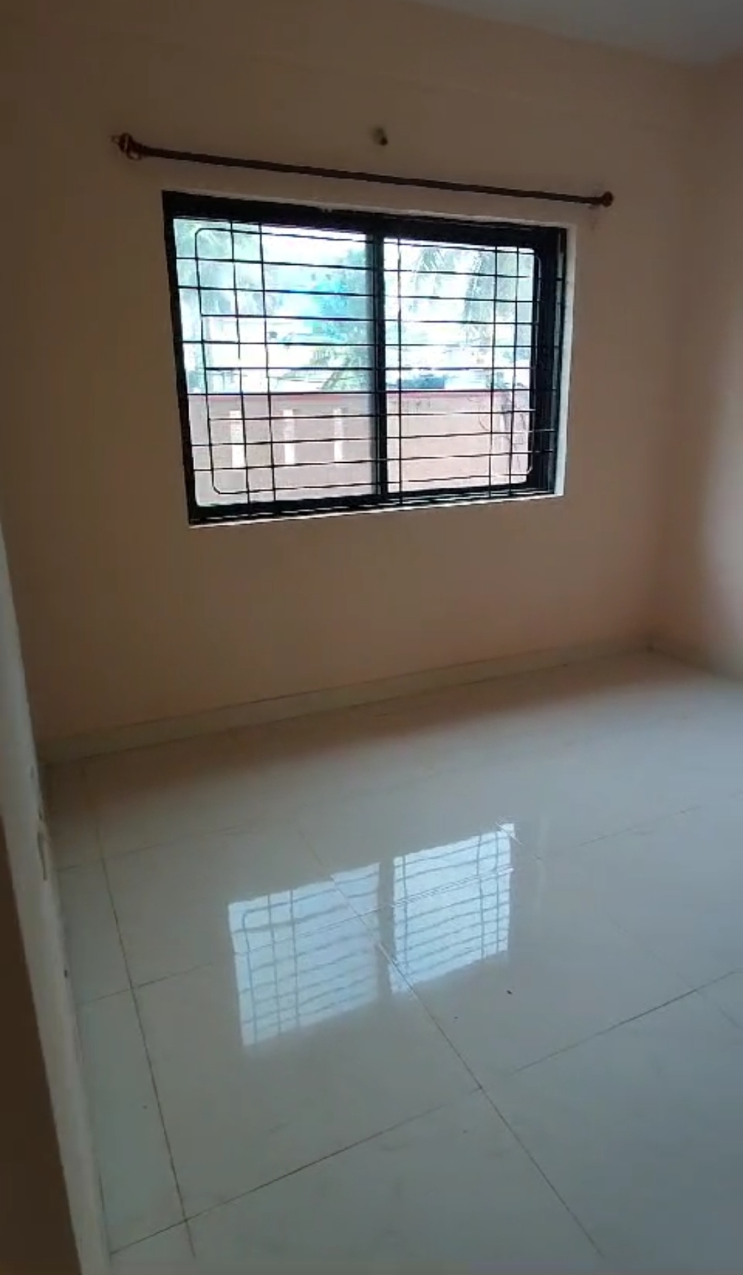 https://findmyroom-property-images-india.s3.ap-south-1.amazonaws.com/ssdlp-1720334299493-14007.jpg