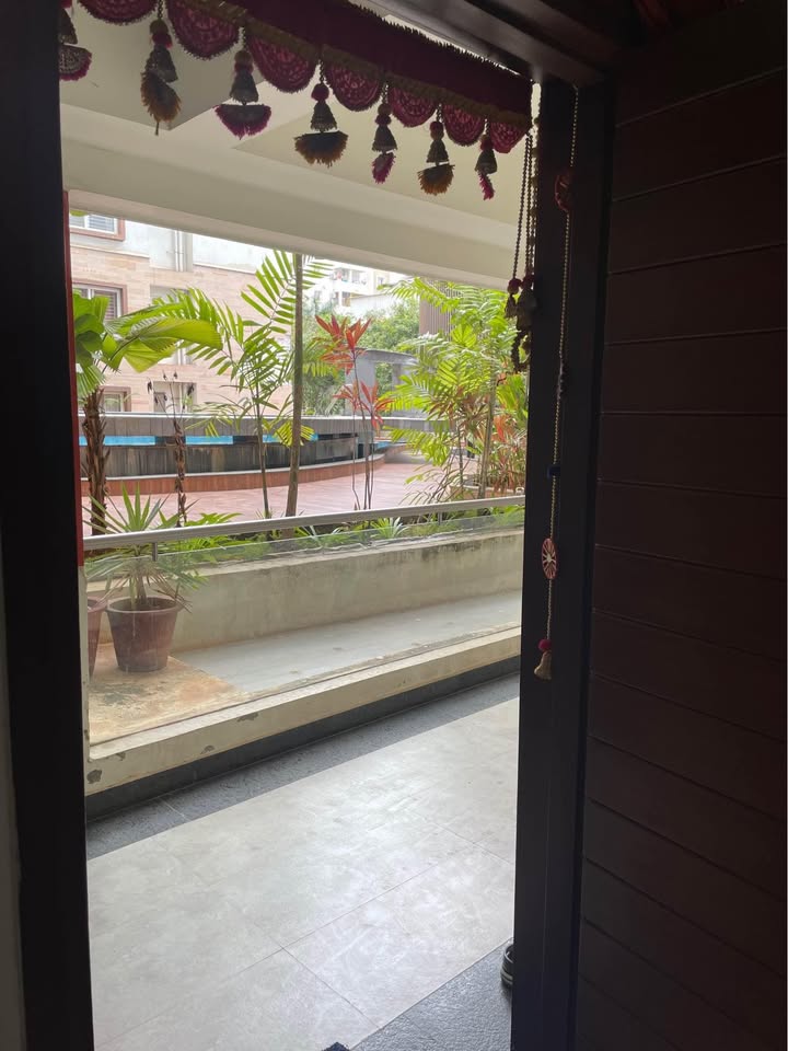 https://findmyroom-property-images-india.s3.ap-south-1.amazonaws.com/ssytr-1740682617436-34867.jpg