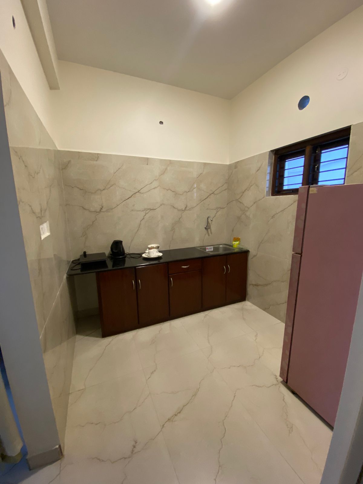 https://findmyroom-property-images-india.s3.ap-south-1.amazonaws.com/stxwo-1726208467025-11061.jpeg