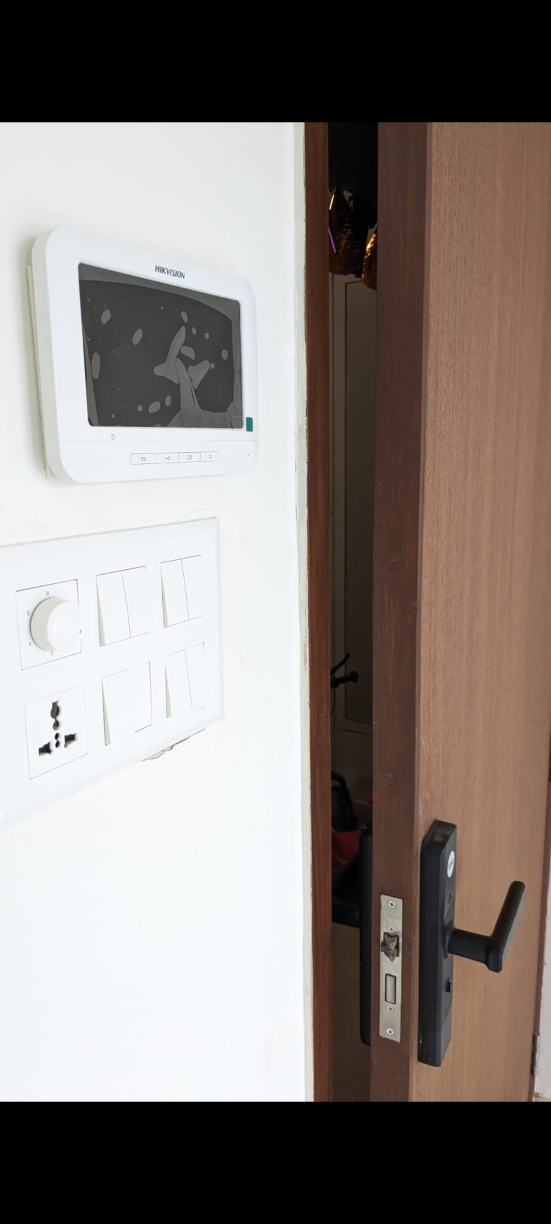 https://findmyroom-property-images-india.s3.ap-south-1.amazonaws.com/svsnq-1706626442061-02833.jpg