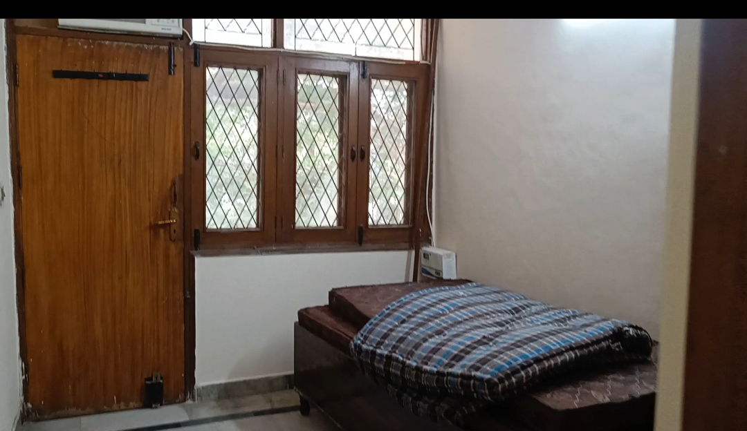 https://findmyroom-property-images-india.s3.ap-south-1.amazonaws.com/taonz-1723868397274-21642.jpg