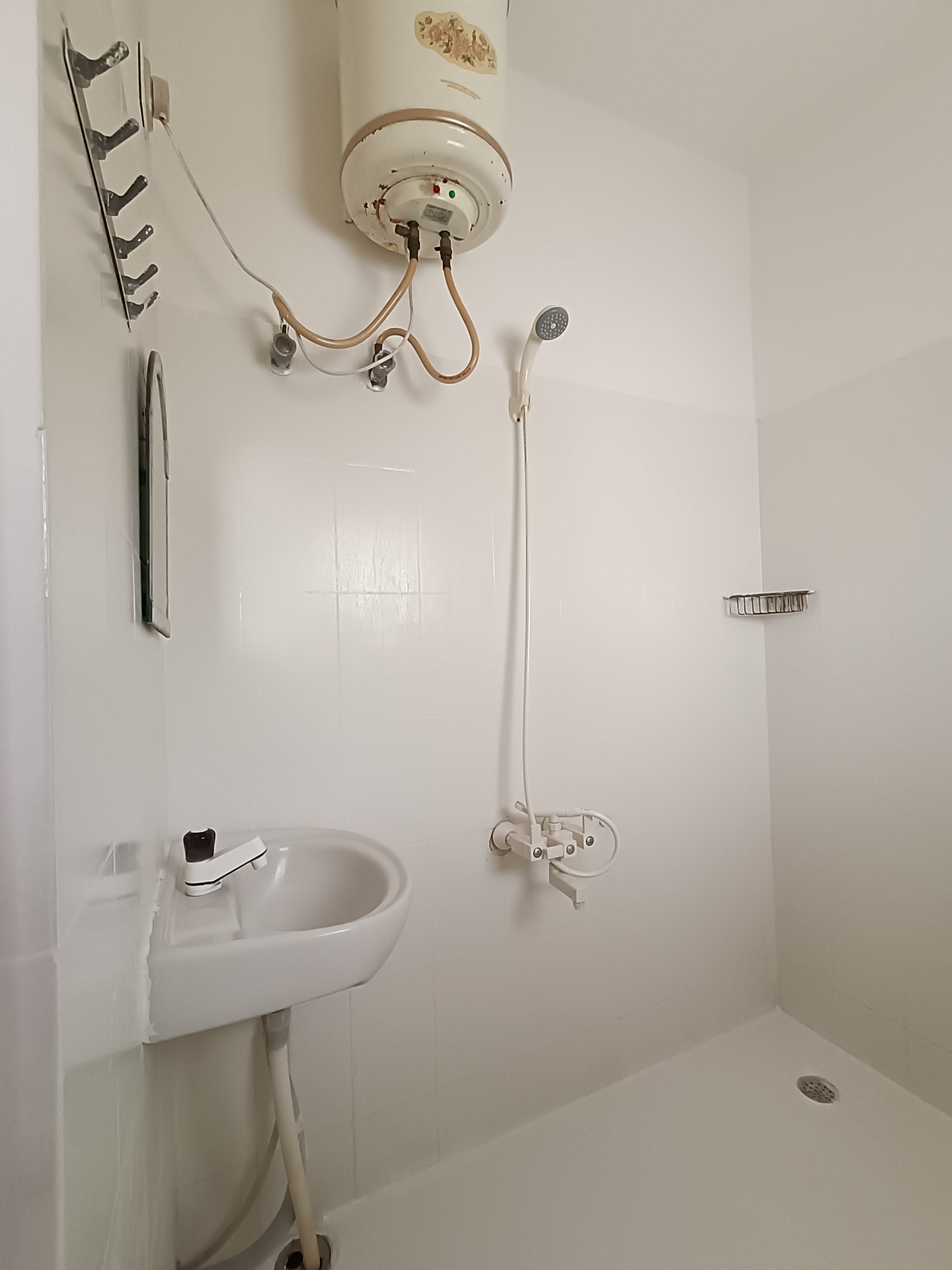 https://findmyroom-property-images-india.s3.ap-south-1.amazonaws.com/tcxhk-1747046480836-26122.jpg