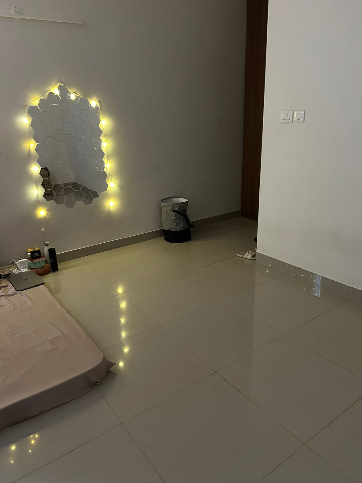 https://findmyroom-property-images-india.s3.ap-south-1.amazonaws.com/tcysf-1715718722624-02517.jpeg