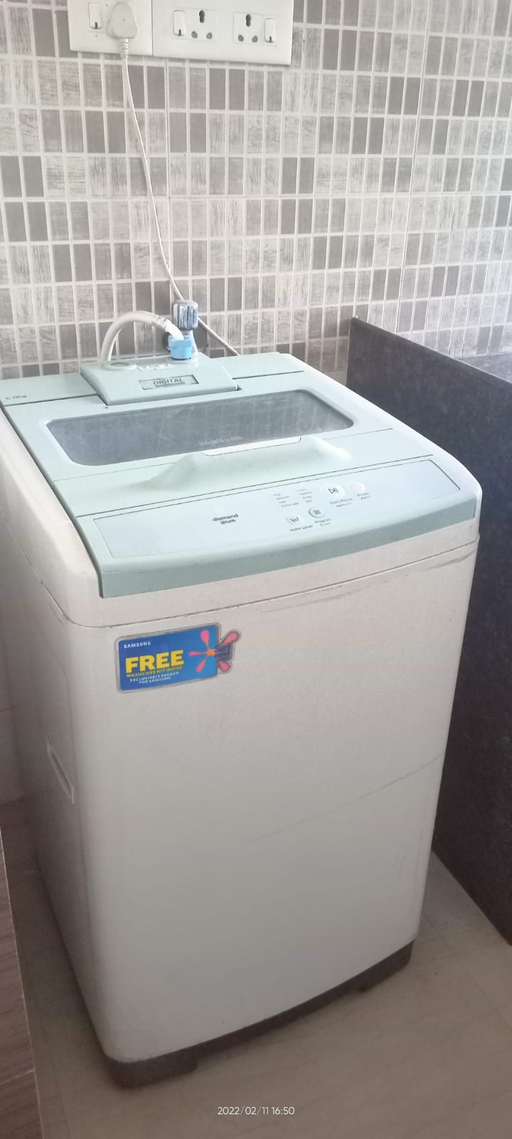 https://findmyroom-property-images-india.s3.ap-south-1.amazonaws.com/tdrbl-1758019368689-12802.jpg