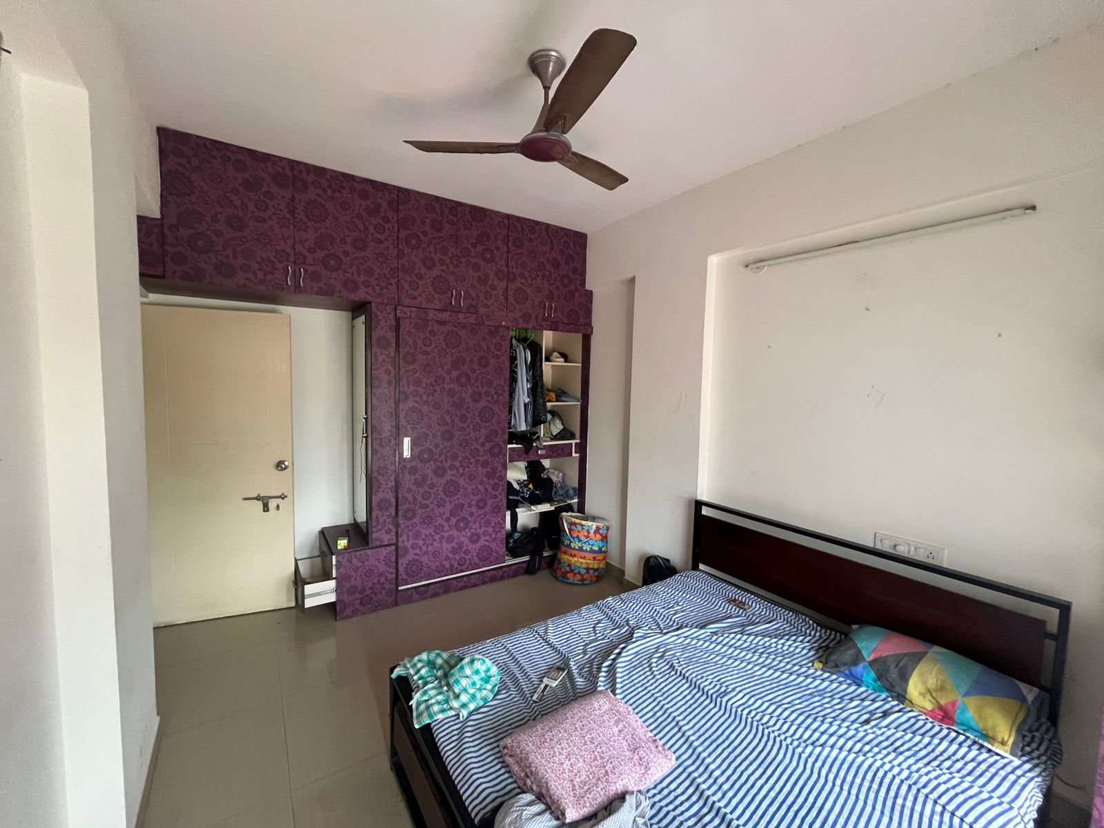 https://findmyroom-property-images-india.s3.ap-south-1.amazonaws.com/teqfw-1727779889431-35475.jpeg