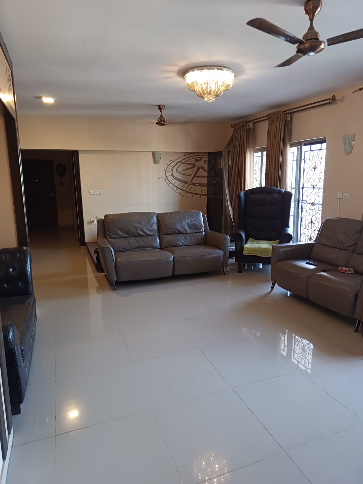 https://findmyroom-property-images-india.s3.ap-south-1.amazonaws.com/tewbh-1691132303519-67460.jpg